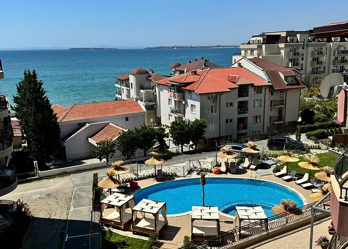 Marina Bay Apart Saint Vlas